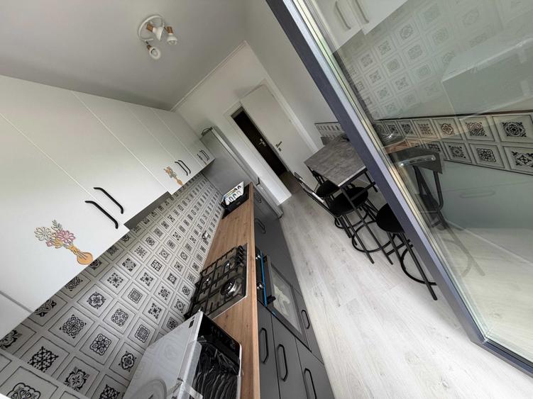 Apartament cu 2 camere decomandat în Exterior Vest