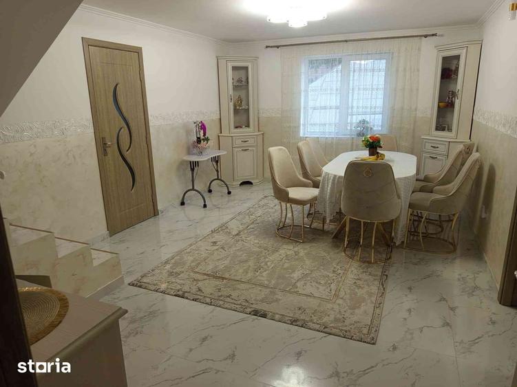 Casă cu 5 camere cu Teren 314 Mp în Central