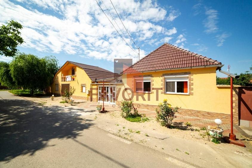 Casă individuală cu 10 camere cu Canalizare în Central