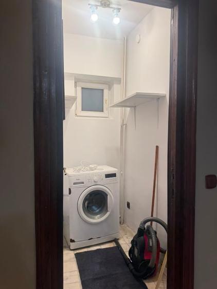 Apartament cu 3 camere decomandat, mobilat în Capitol