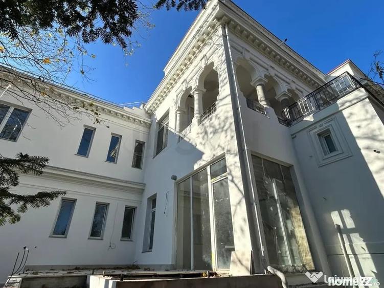 Casă cu 7 camere cu Teren 924 Mp în Ultracentral