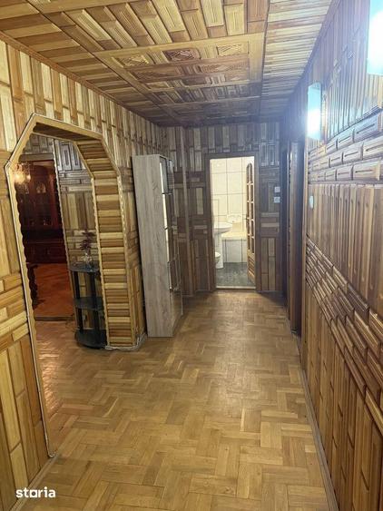 Apartament cu 4 camere decomandat în Șagului
