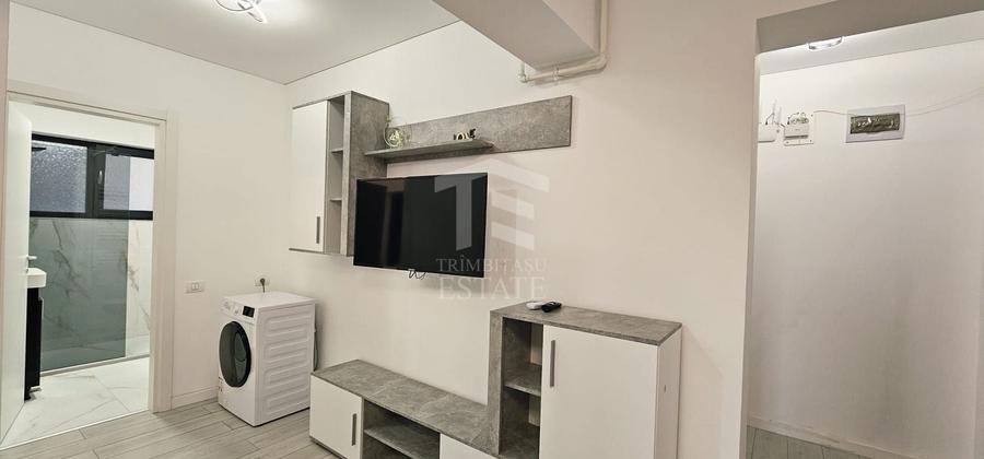 Apartament cu 2 camere semidecomandat, mobilat în Central