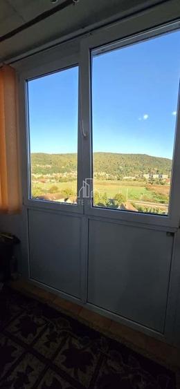 Apartament cu 3 camere decomandat, mobilat în Est
