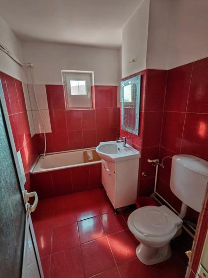 Apartament cu 2 camere decomandat în Poarta 6
