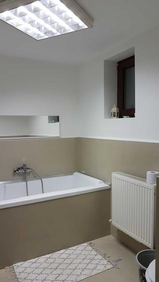 Apartament cu 4 camere decomandat în Cotroceni