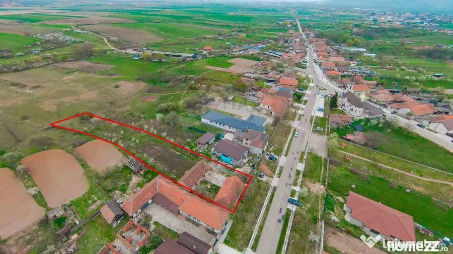Casă cu 4 camere cu Teren 2440 Mp în Alparea