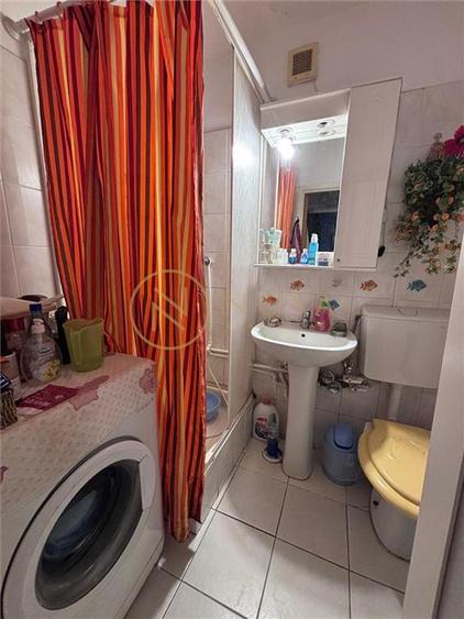 Apartament cu 3 camere decomandat, mobilat în Valea Ialomiței