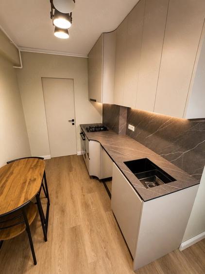 Apartament cu 2 camere semidecomandat în Centrul Civic