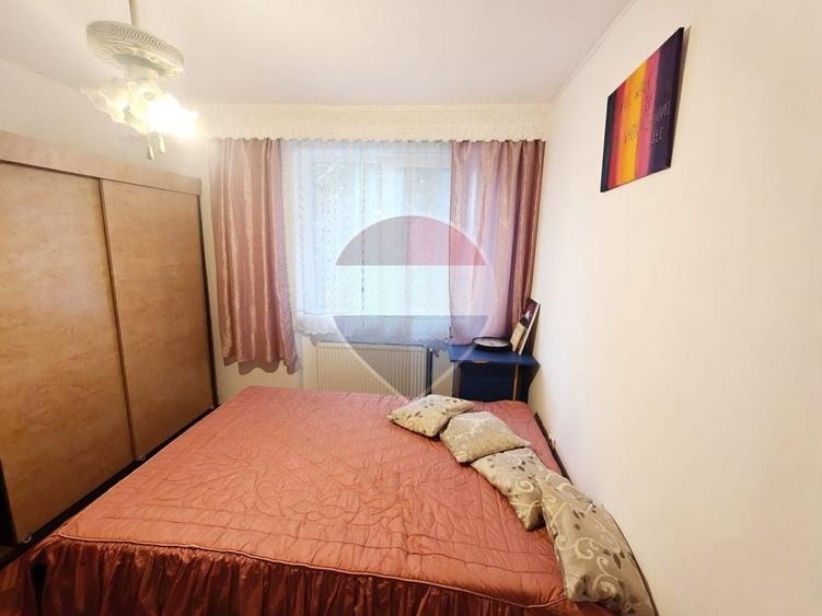 Apartament cu 2 camere semidecomandat, mobilat în Săsar