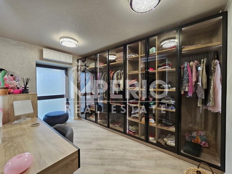 Casă individuală cu 6 camere cu Piscina în Bună Ziua