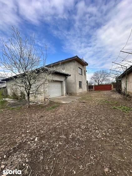 Casă cu 5 camere cu Teren 1000 Mp în Central