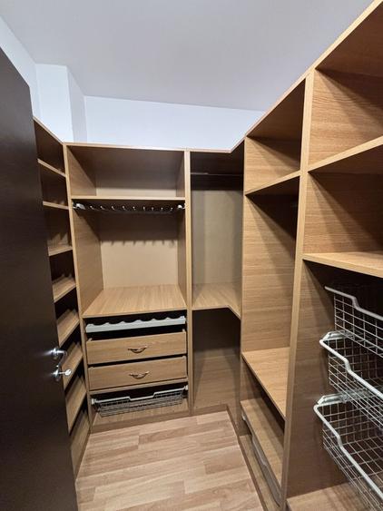 Apartament cu 3 camere decomandat în Obor