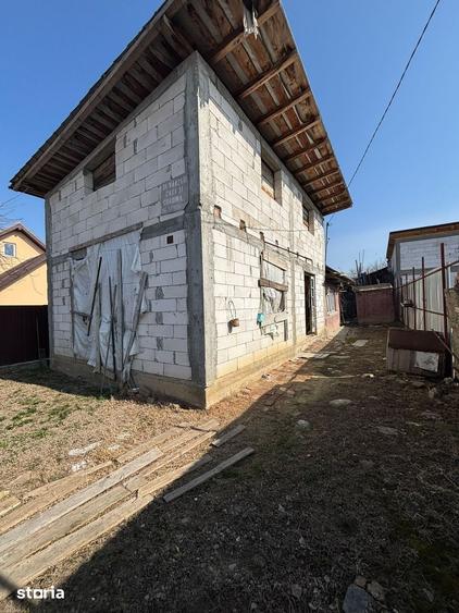 Casă cu 3 camere cu Teren 450 Mp în Central