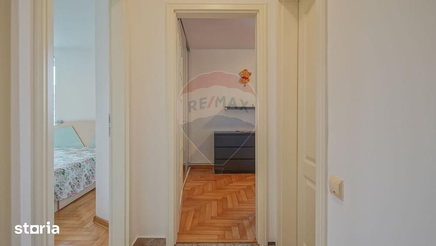 Apartament cu 3 camere decomandat în Bartolomeu