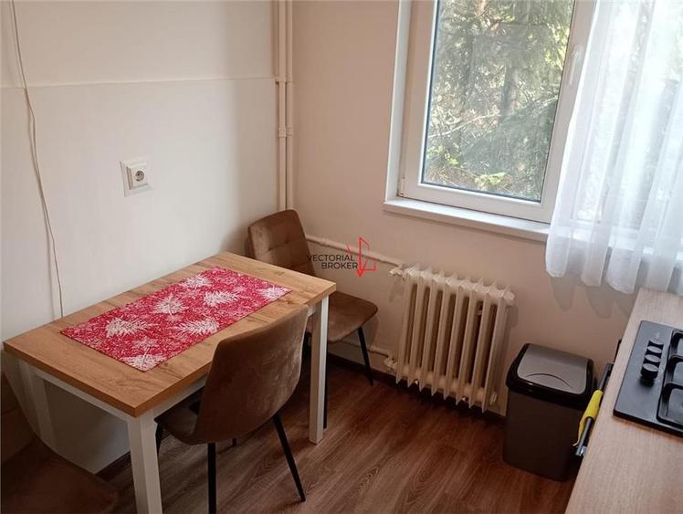 Apartament cu 2 camere semidecomandat în Basarabia