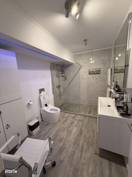 Casă cu 8 camere cu Teren 1310 Mp în Blejoi