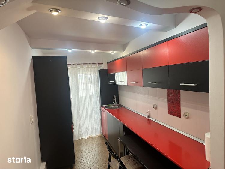 Apartament cu 2 camere decomandat în Școlilor