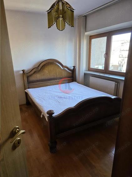 Apartament cu 4 camere decomandat în Simion Bărnuțiu