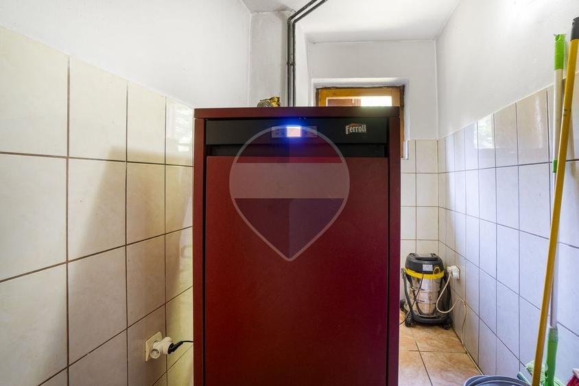 Casă individuală cu 5 camere cu Teren 1204 Mp în Fundata