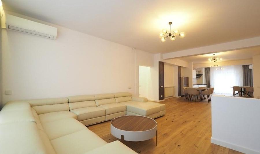 Apartament cu 4 camere în Nordului