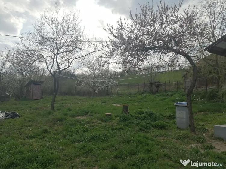 Casă cu 3 camere în Florești