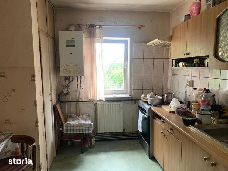 Apartament cu 4 camere decomandat în Dâmbul Rotund