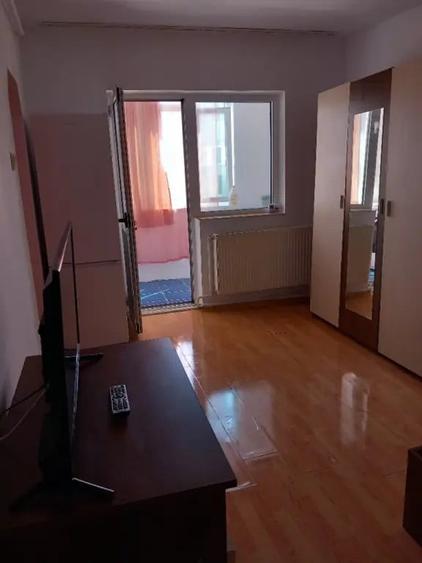 Garsonieră decomandată în Tineretului