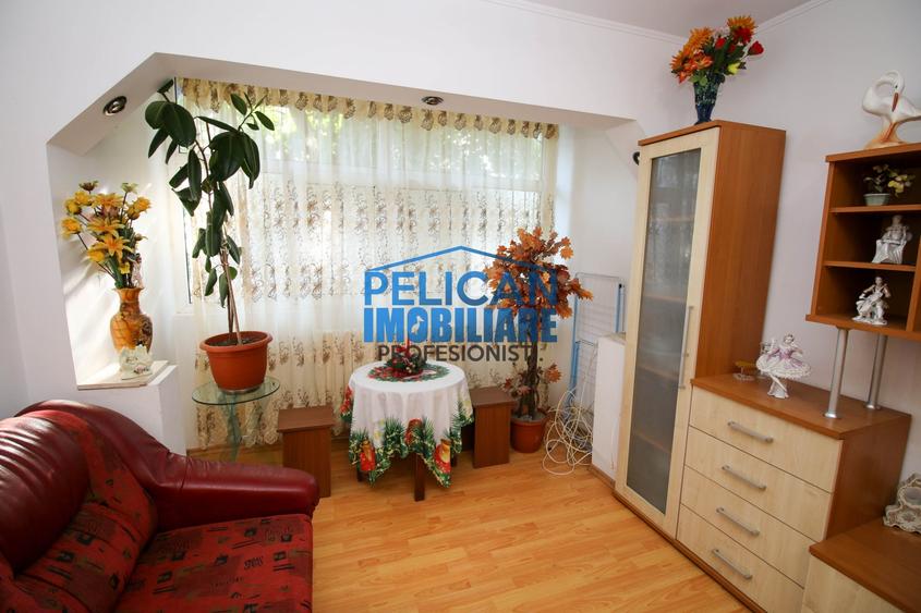Apartament cu 2 camere semidecomandat, mobilat în Vest