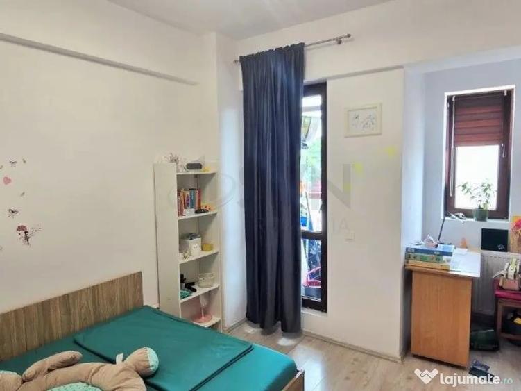 Apartament cu 3 camere decomandat în Jiului