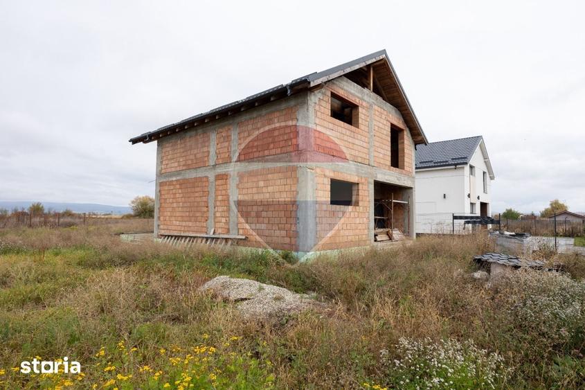 Casă cu 4 camere cu Teren 600 Mp în Bod