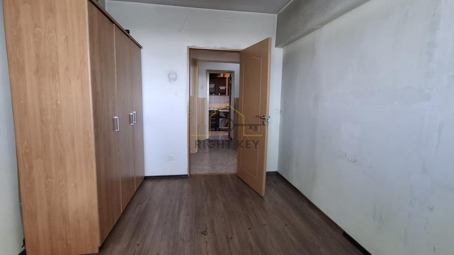 Apartament cu 3 camere decomandat, mobilat în Prelungirea Ghencea
