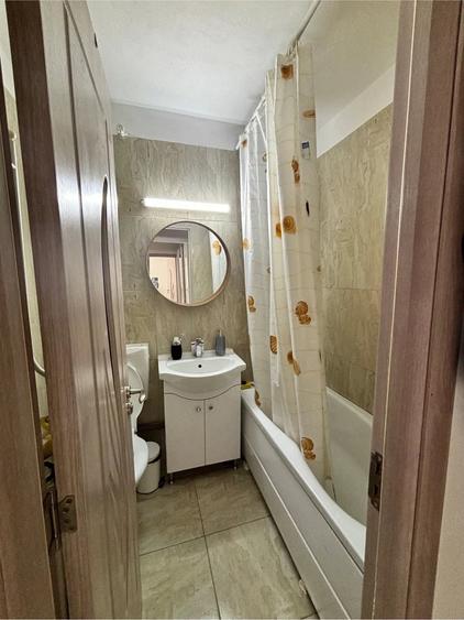 Apartament cu 2 camere decomandat în Titan