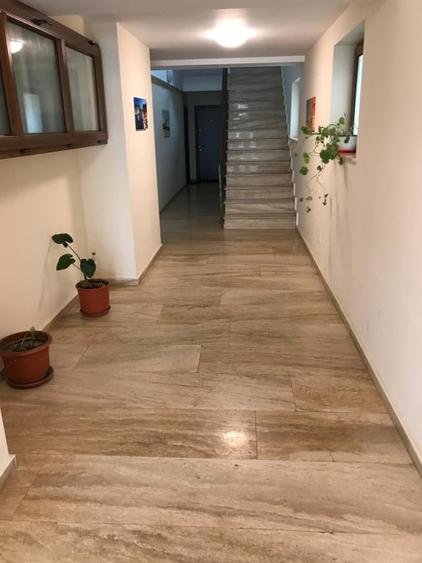 Apartament cu 3 camere decomandat, mobilat în City Park Mall