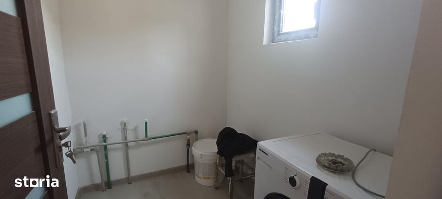 Casă cu 4 camere cu Teren 333 Mp în Șimnicu de Sus