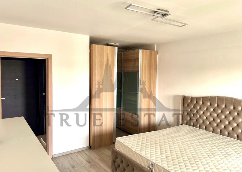 Penthouse cu 3 camere decomandat, mobilat în Matei Voievod