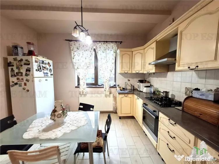 Casă cu 5 camere cu Teren 550 Mp în Corbeanca