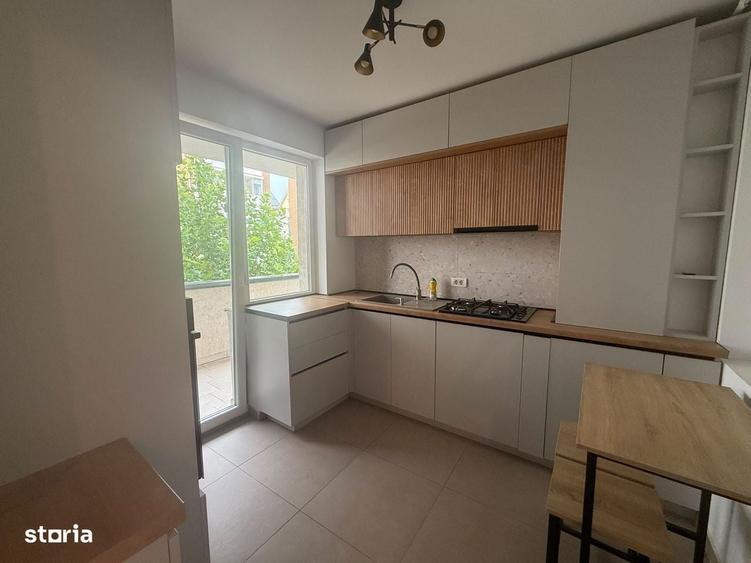 Apartament cu 3 camere decomandat în Central