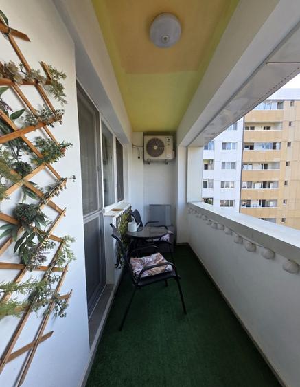 Apartament cu 3 camere decomandat în Berceni