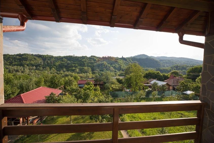 Casă / Vilă cu 8 camere de vânzare - 28