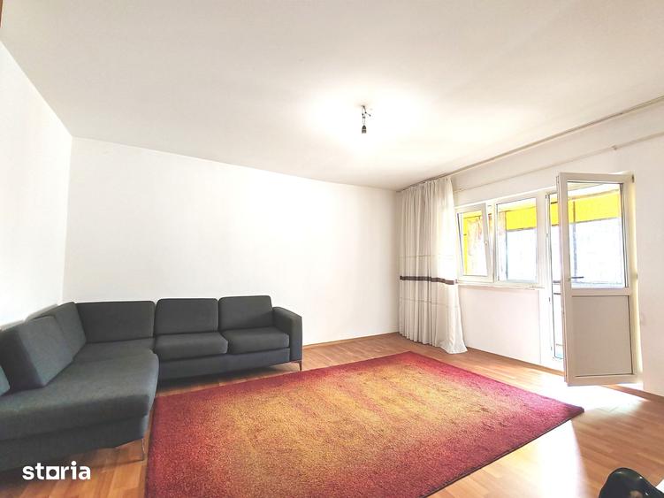 Apartament cu 3 camere decomandat în Prundu