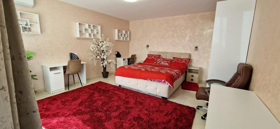 Apartament cu 3 camere decomandat, mobilat în Cug