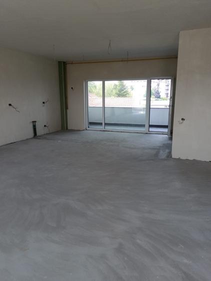 Apartament cu 4 camere semidecomandat în Bună Ziua
