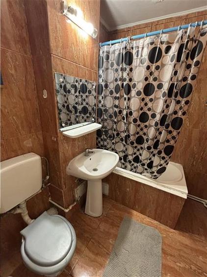 Apartament cu 3 camere decomandat, mobilat în Tomis II