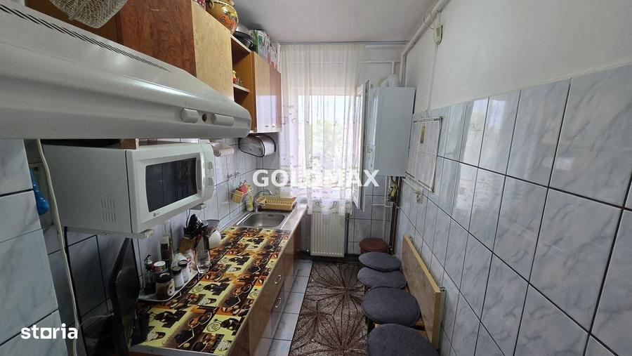 Apartament cu 3 camere semidecomandat în Trivale