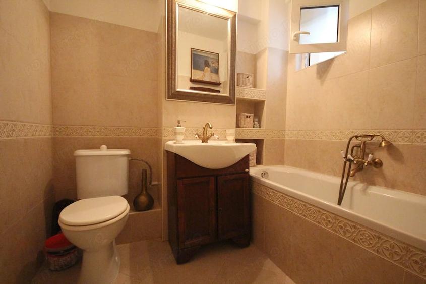 Apartament cu 3 camere decomandat în Circumvalațiunii