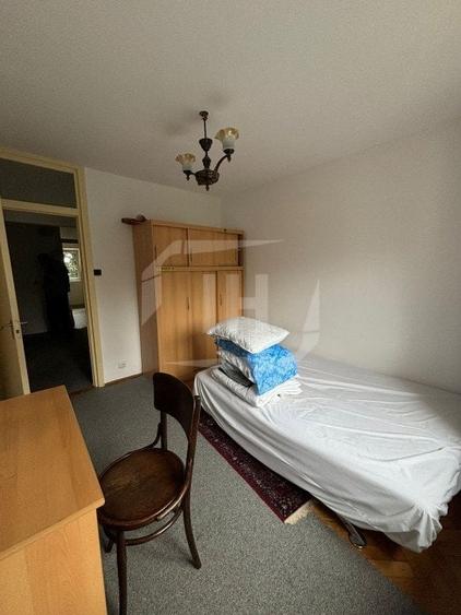 Apartament cu 3 camere decomandat, mobilat în Central