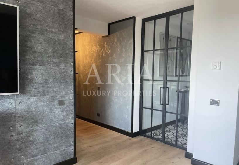 Penthouse cu 3 camere decomandat în Herăstrău