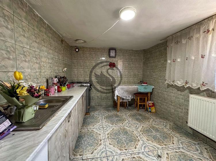 Casă cu 5 camere cu Teren 984 Mp în Blejoi