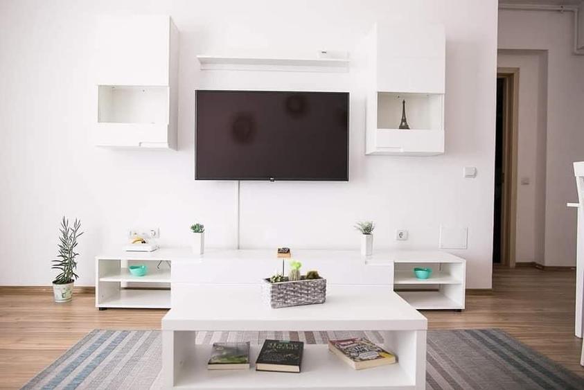 Apartament cu 2 camere, mobilat în Central